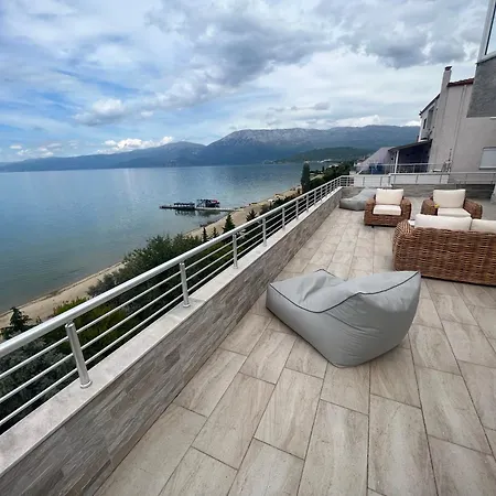 Lakeview *